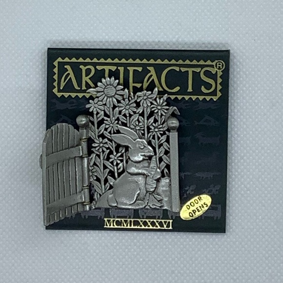 JJ Garden Gate / Bunny Rabbit Brooch - Picture 3 of 6